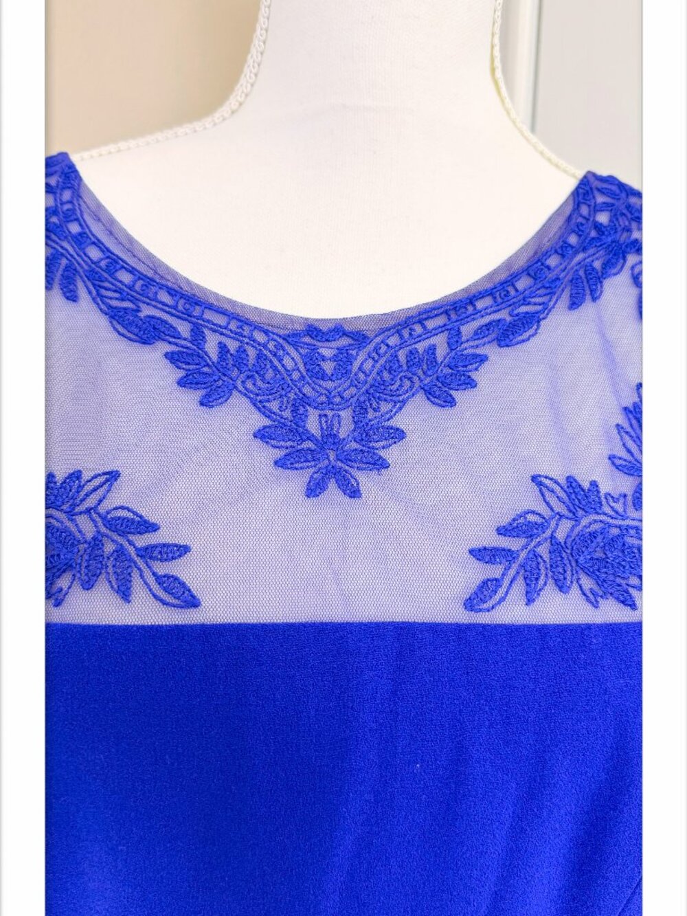 BCBG blue embroidered Cocktail dress Size 12 - Picture 2 of 5